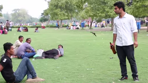 Man Was Consuming Alcohol At India Gate, What Police Did Will Blow Your Mind