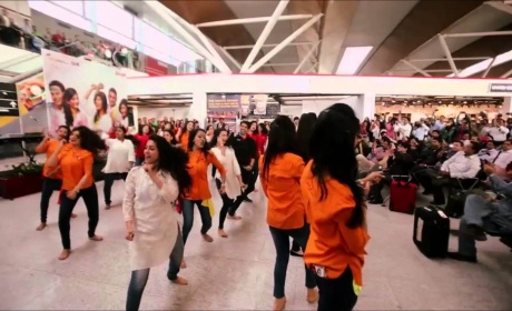 SpiceJet Surprising Its Passengers With FlashMob At Delhi Airport