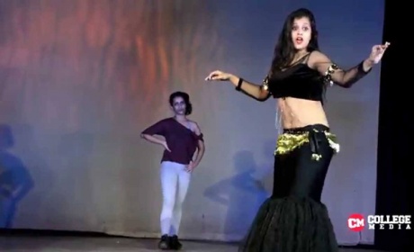 Girls Dancing In IIT DELHI Is Going Viral Coz Paisa Vasool Entertainment