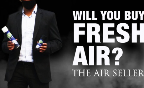 Watch How Delhi Reacted When Two People Tried Selling ‘Fresh Air’ For Rs. 2000!