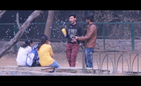 Checkout! 2 Men Start Singing For Couples Without Asking & Force Them To Pay Rs 500.