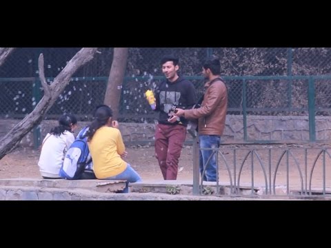 Checkout! 2 Men Start Singing For Couples Without Asking & Force Them To Pay Rs 500.