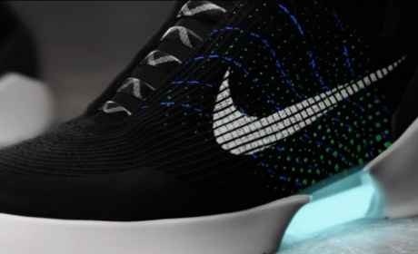 Checkout: Have You Ever Imagined Self-Lacing Shoes? Well Nike Has Made Them In Reality!