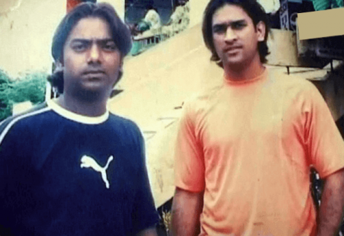 Check out The Tragic Story Of Dhoni’s Friend Santosh, The Inventor Of The Helicopter Shot